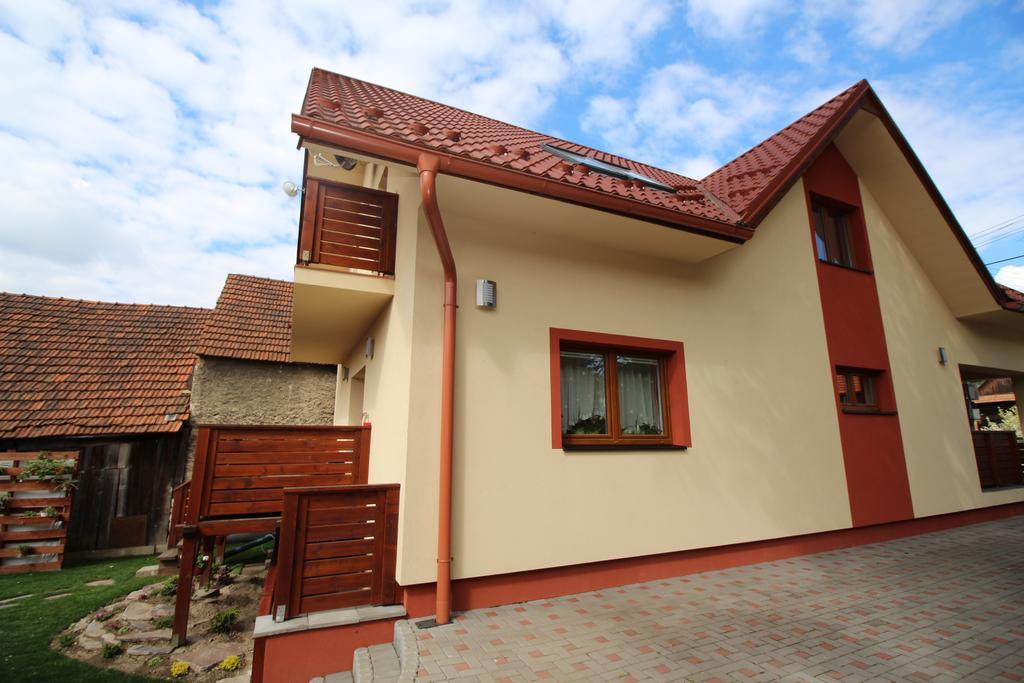 Villa Lienka Bešeňová Exteriör bild