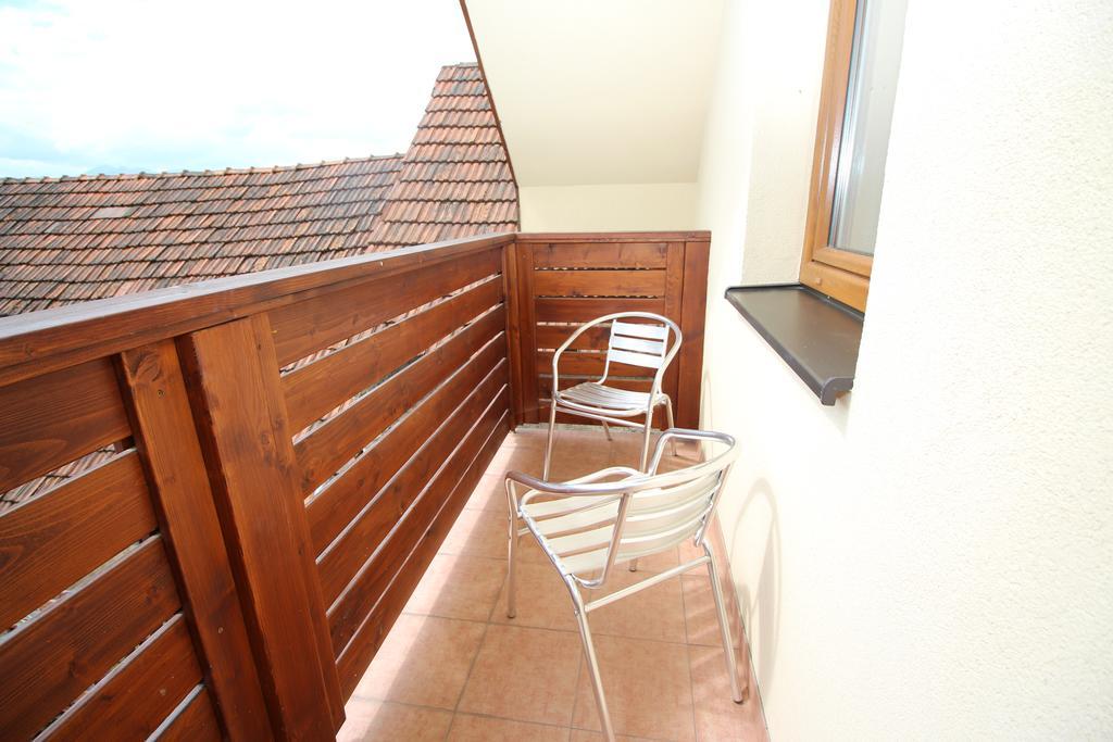 Villa Lienka Bešeňová Exteriör bild